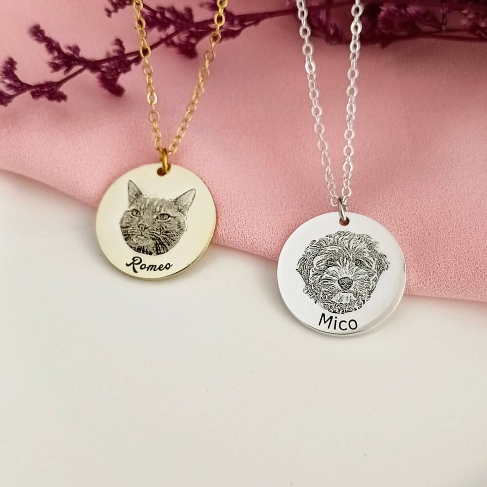 Pet Memorial Necklace: A Tender Tribute of Love, Marking Our Bond with Cats and Dogs