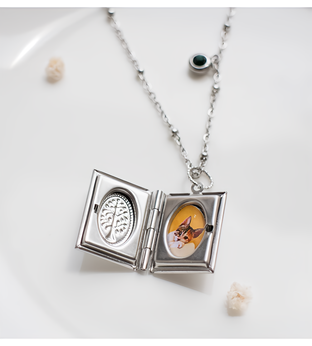 Pet Photo Keepsakes: A Memorial Necklace Box of Love